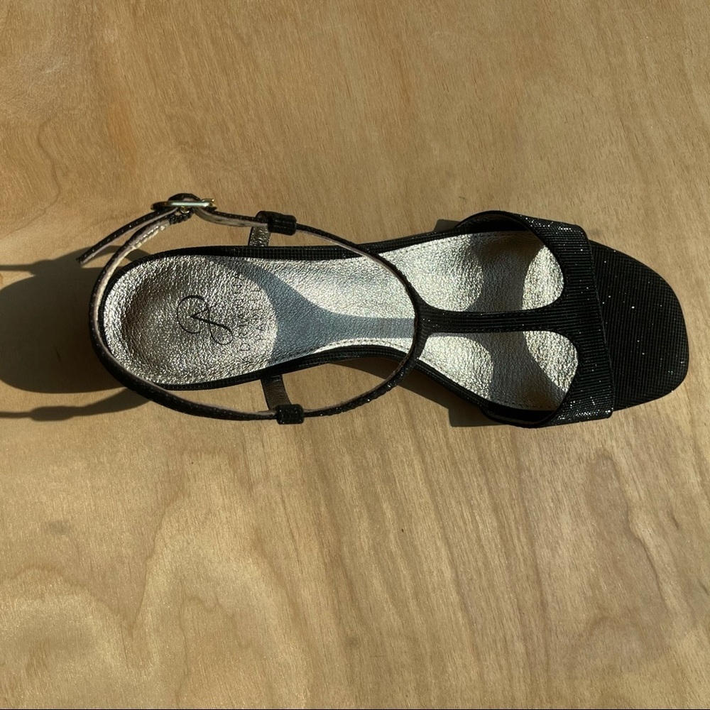 Adrianna Papell, New, Edie, T-Strap Sandal - Picture 6 of 7